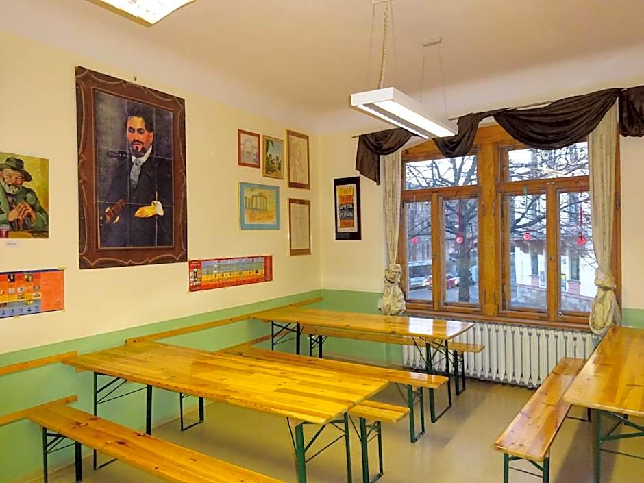 Hummel Hostel - Historische Stadtvilla mit Garten