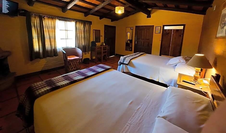 Villa Patzcuaro Garden Hotel & RV Park