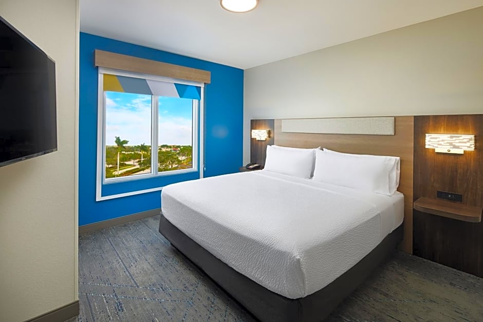 Holiday Inn Express Hotel & Suites Port St. Lucie West