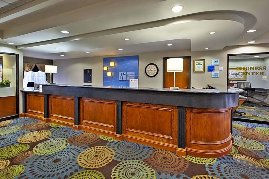 Holiday Inn Express Hotel & Suites - Belleville Area By IHG