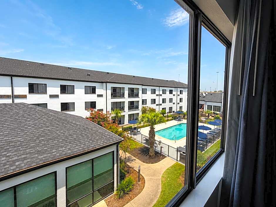 Courtyard by Marriott Houston Hobby Airport