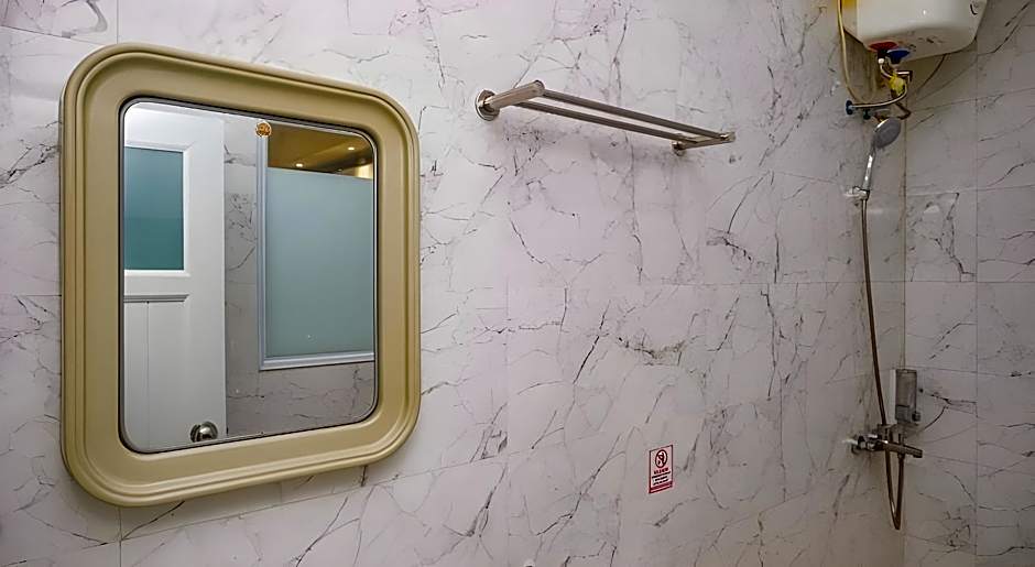 RedDoorz @ City Park Medoho Semarang