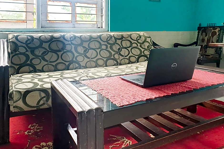 OYO Life 93017 Kost H Soeroso