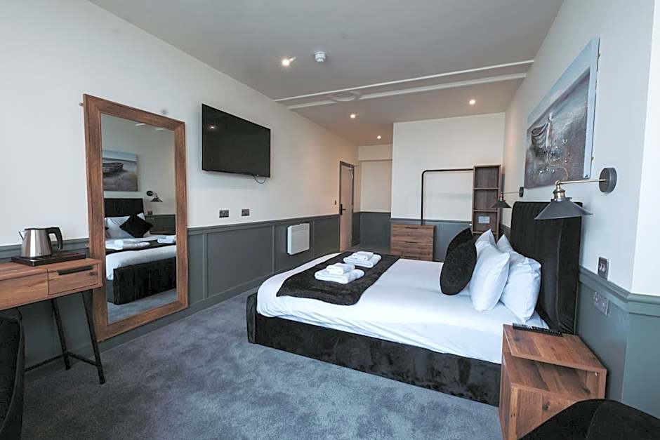 The Royal Bar & Shaker