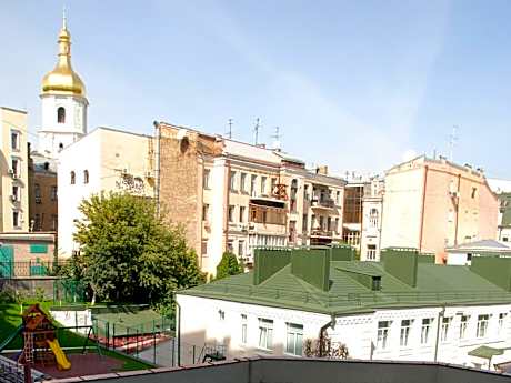 Bontiak Hotel