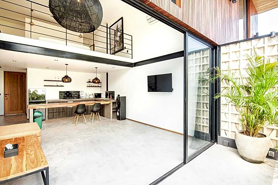 Expansive Loft 200m From Canggu Beach Haven