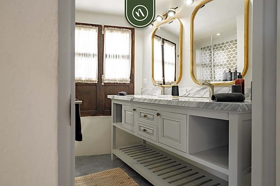 Amazing House in City Center - Rooftop - Skyline