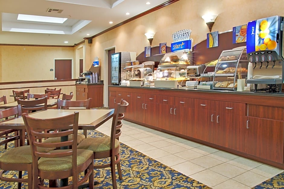 Holiday Inn Express Hotel and Suites Orange, an IHG Hotel