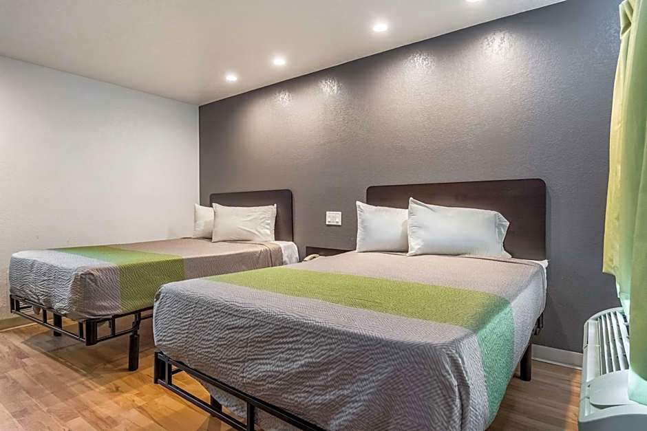 Studio 6-Buttonwillow, CA