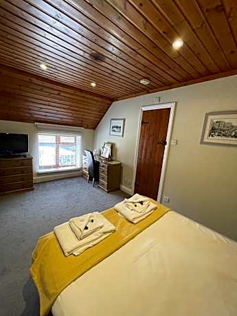 One-Bedroom Family Apartment