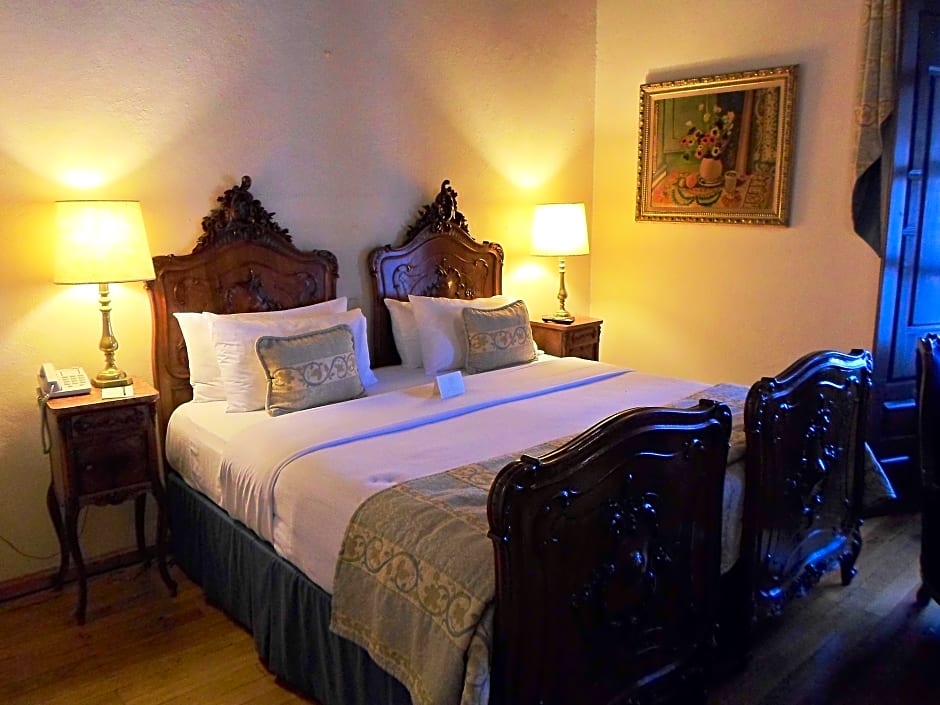 Hotel Virrey De Mendoza