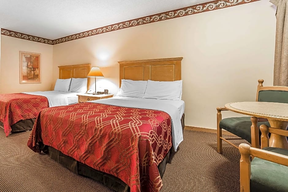 Econo Lodge Inn & Suites Kalispell - Glacier National Park Gateway