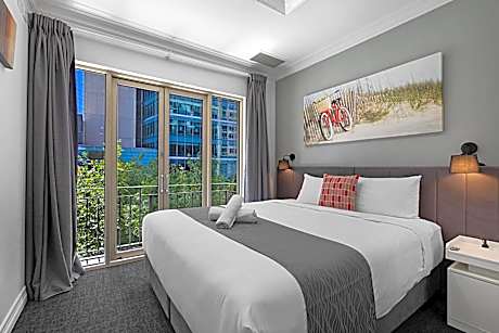 Superior Premier King Apartment - Non-Smoking