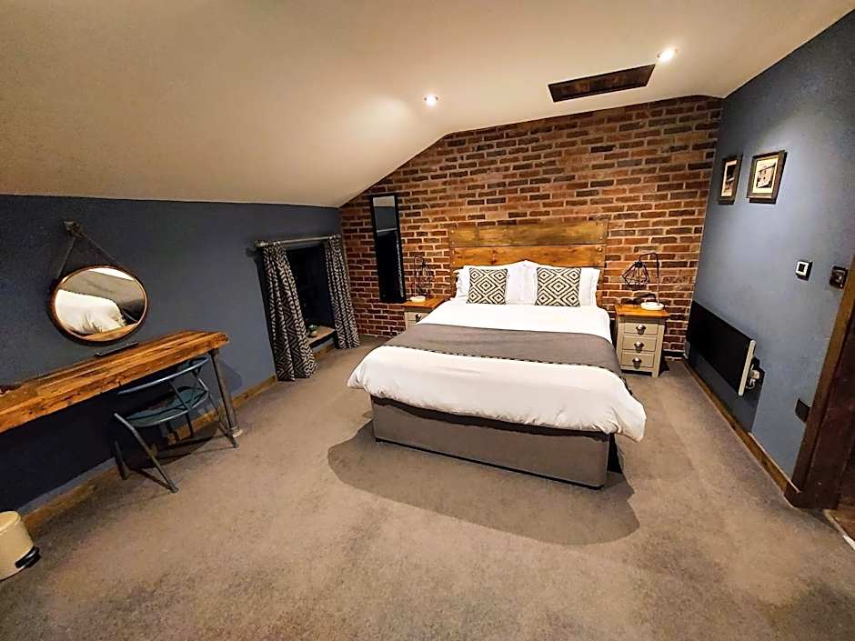 Photo 1 of 8 of Superior 1 King Bed
