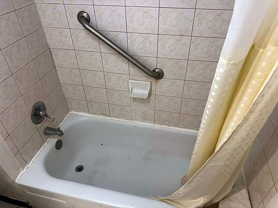 Express Inn & Suites