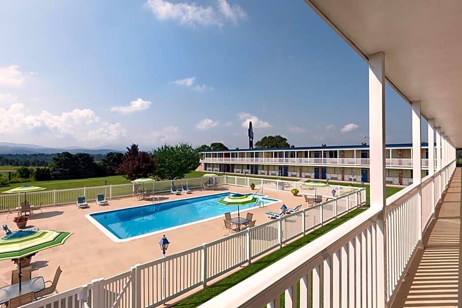 Days Inn by Wyndham Waynesboro