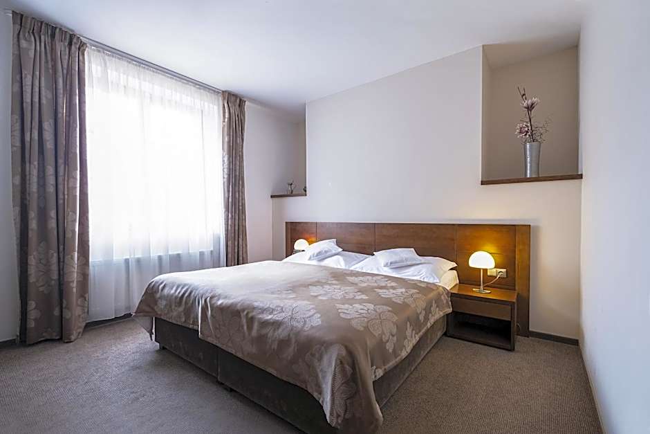Zdjęcie 1 z 11 — Double Room