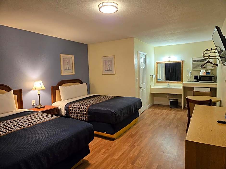 Rodeway Inn & Suites