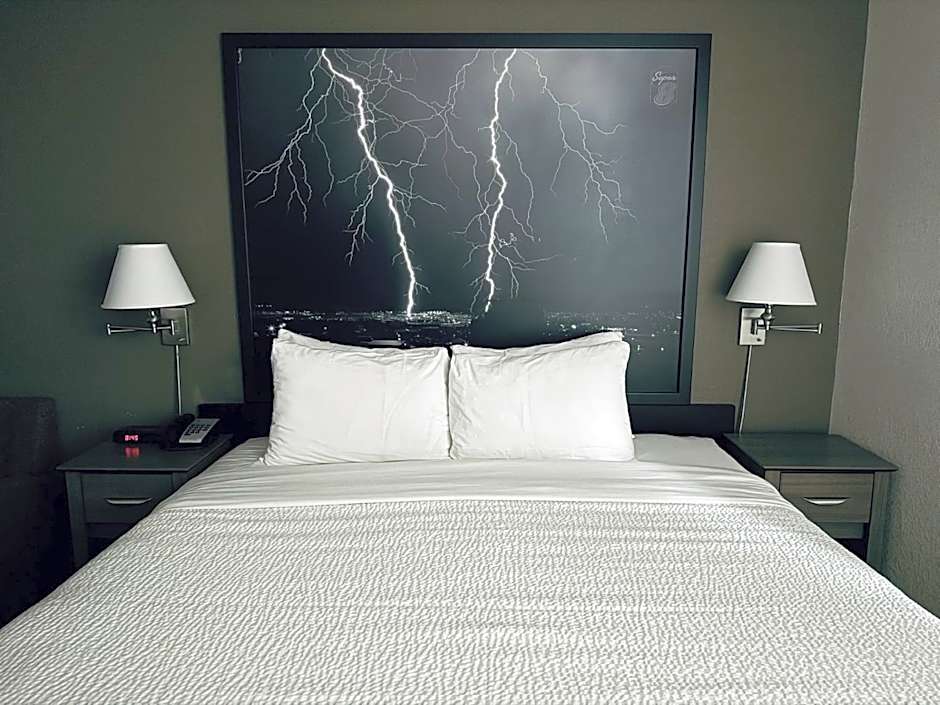 Super 8 by Wyndham Dawson Creek