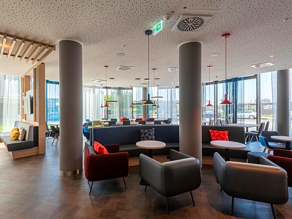 Holiday Inn Express Dusseldorf- Hauptbahnhof By IHG