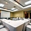 MCM Elegante Hotel & Suites