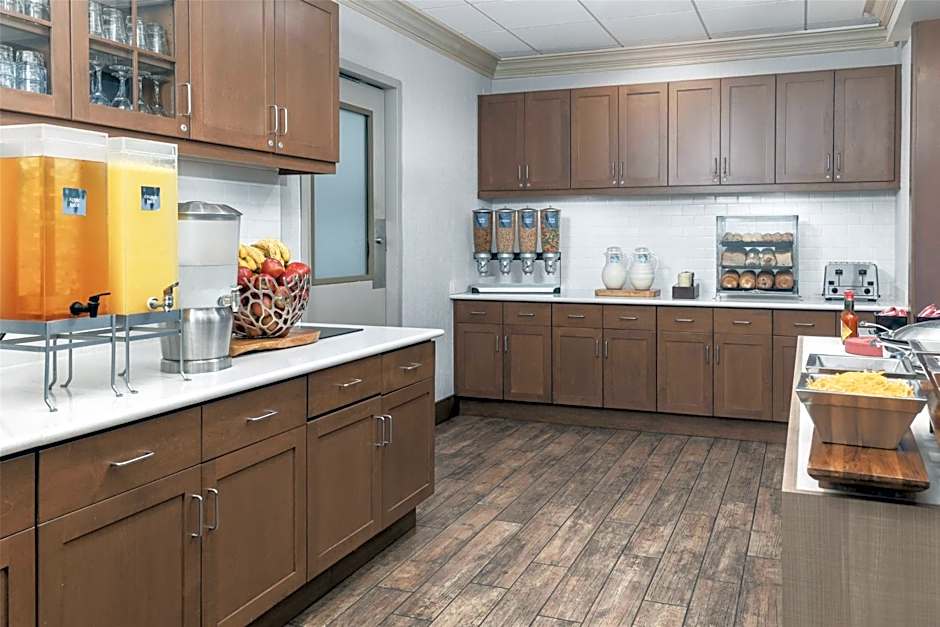 Homewood Suites by Hilton Wauwatosa Milwaukee