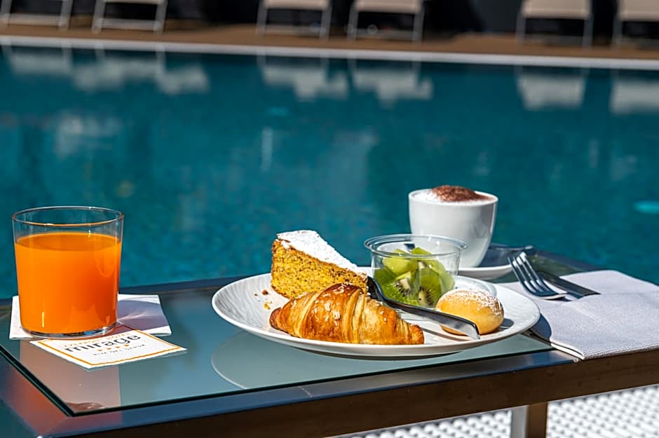 Lake Front Hotel Mirage