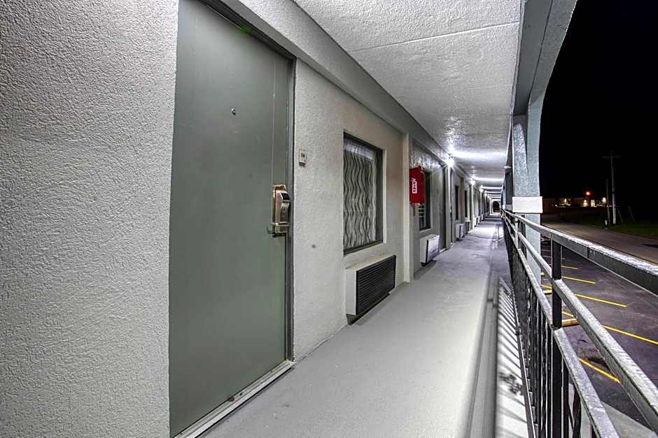 Clarion Pointe Decatur Downtown