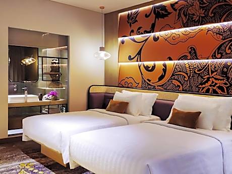 Deluxe Twin Room - City Side