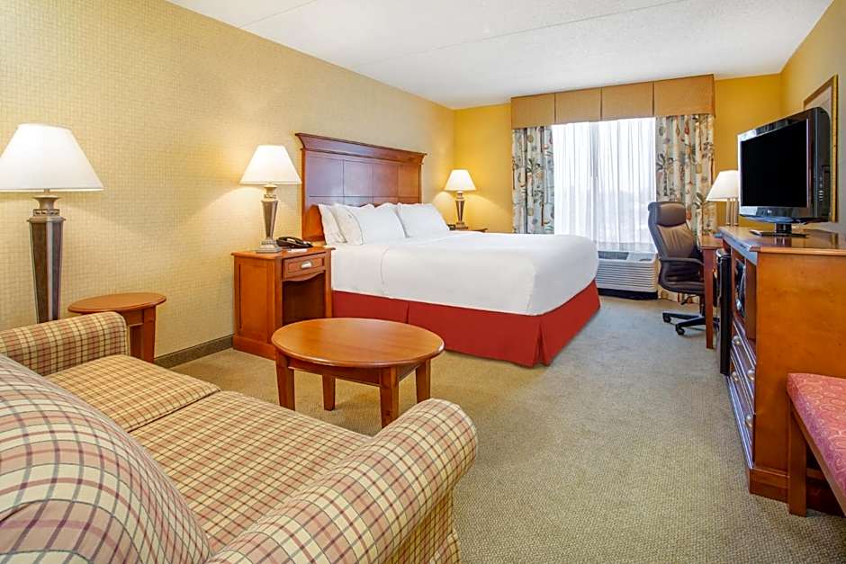 Holiday Inn Express & Suites Bloomington By IHG