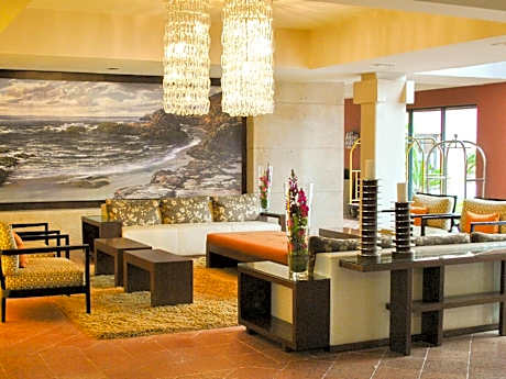 Hotel Coral & Marina