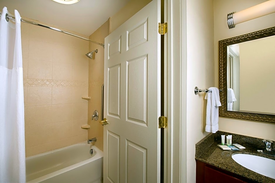 Staybridge Suites Baltimore BWI Airport, an IHG Hotel