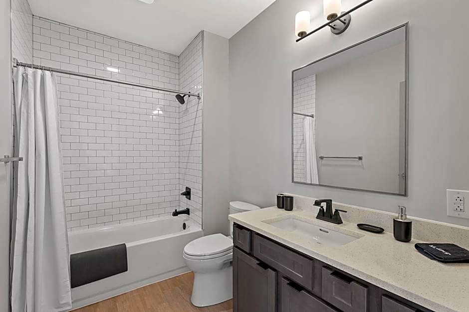 175 LEX - Walkable Downtown Lexington & Rupp Arena - Full Condos