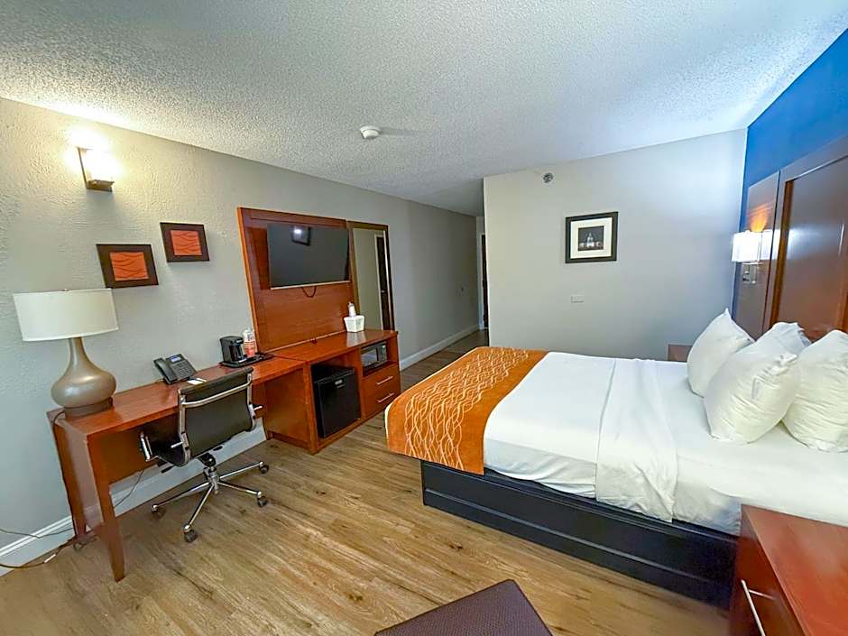 Comfort Inn & Suites St. Louis-Hazelwood