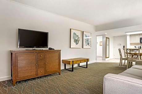 Suite with Two King Beds and Street View - Non-Smoking