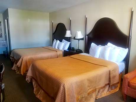 Queen Room with Two Queen Beds - Non-Smoking