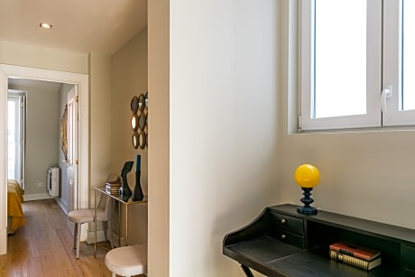 Premium Three Bedroom with Terrace and river view