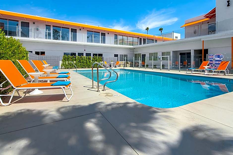 The Twist Palm Springs