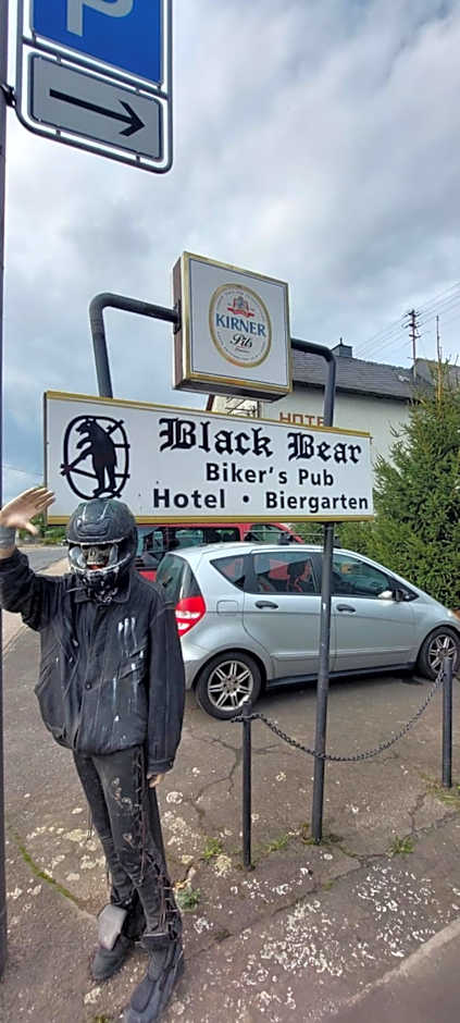 Black Bear Bikers Pub-Hotel