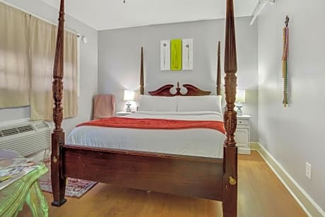Standard Queen Room