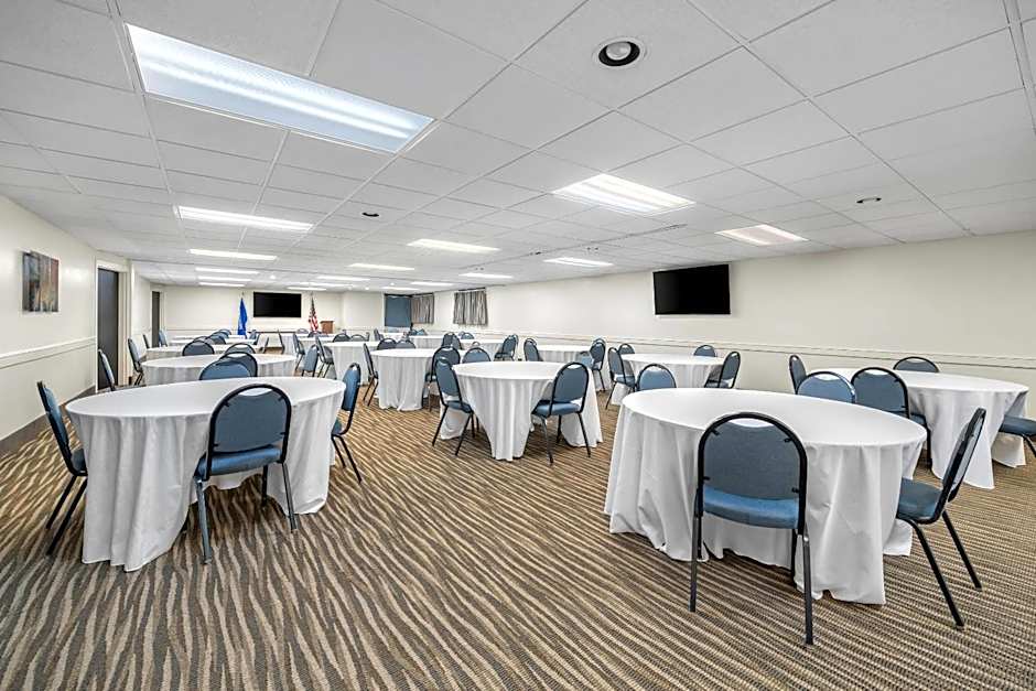 Quality Inn & Suites Black River Falls I-94