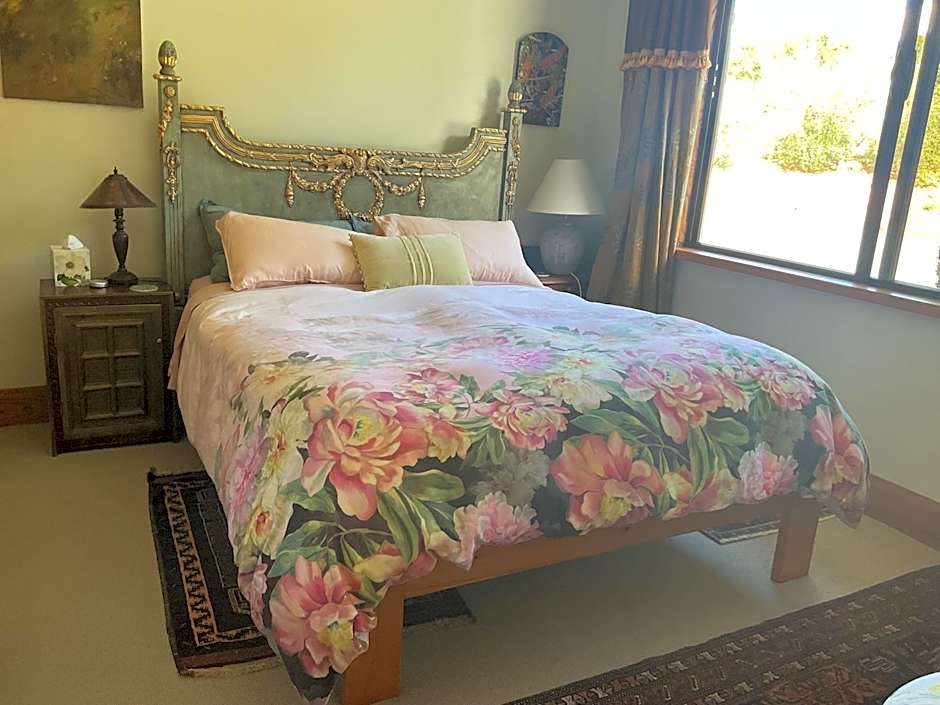 Redwood Valley B & B