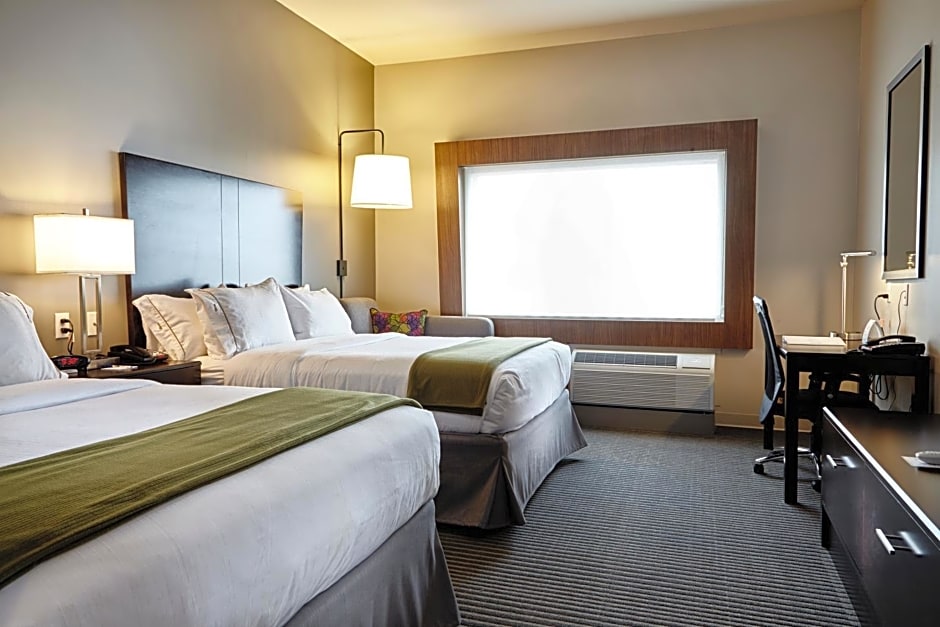 Holiday Inn Express and Suites Tahlequah By IHG