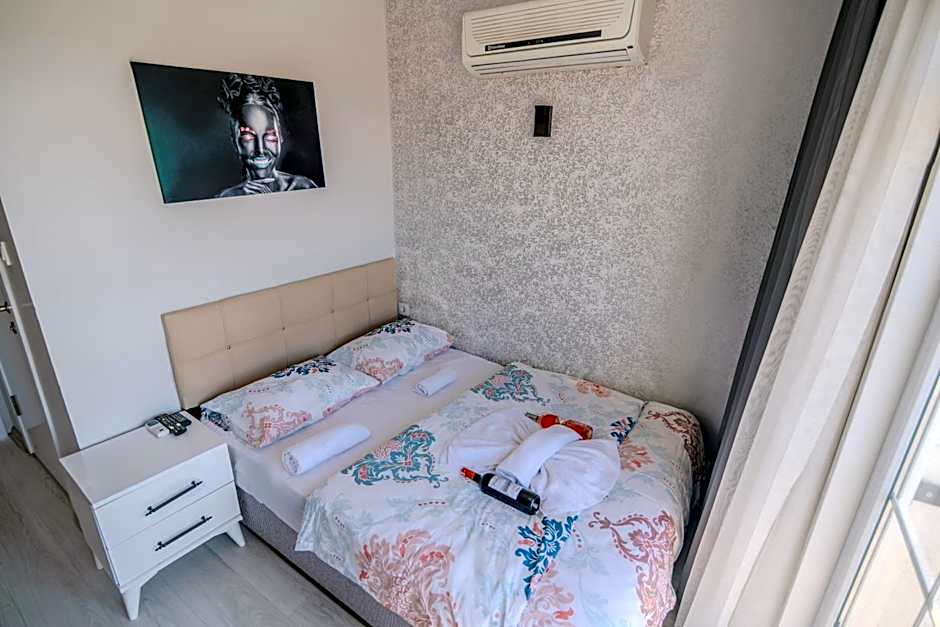 Niko Airport Black Sae Hotel