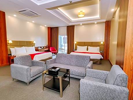 Family Suite with 1 King Bed & 1 Queen Bed and Bath Tub - Non-Smoking