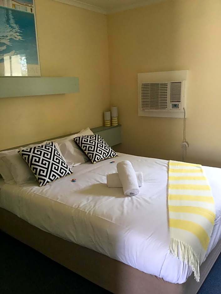 Emerald Central Hotel Official