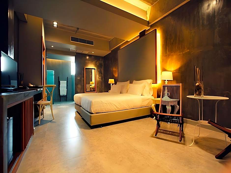 Kroque Boutique and Bistro Hotel