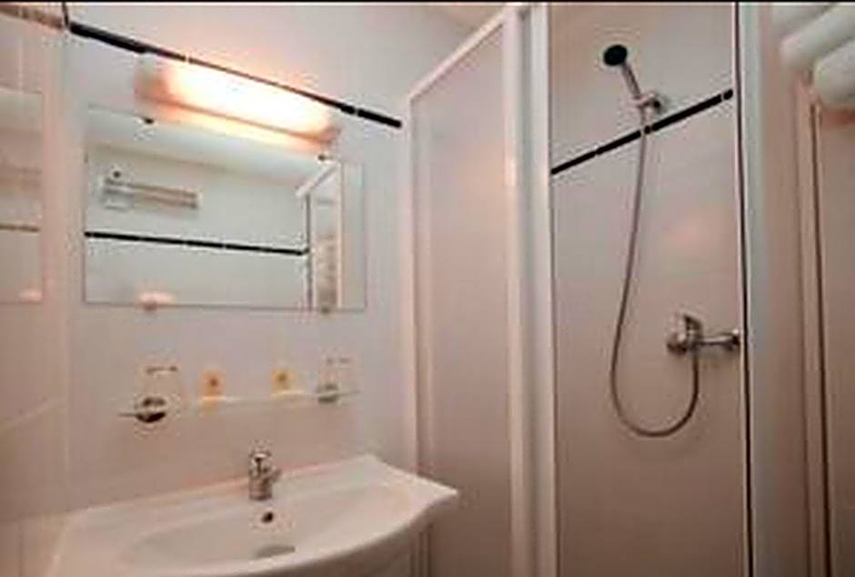 Sky Hotel Goussainville Charles de Gaulle