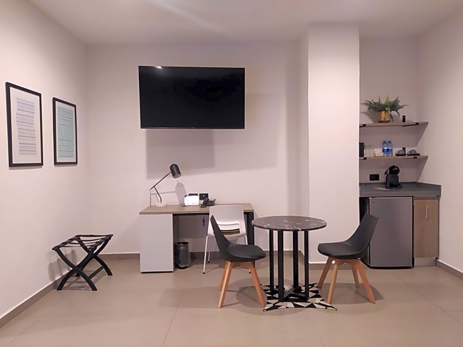 TH HOTEL & VIVIENDA