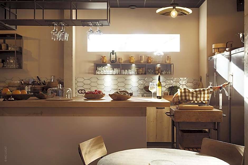 Le 19-21 - Un amour d'hotel